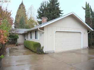 2207 Jeppesen Acres Rd, Eugene, OR 97401