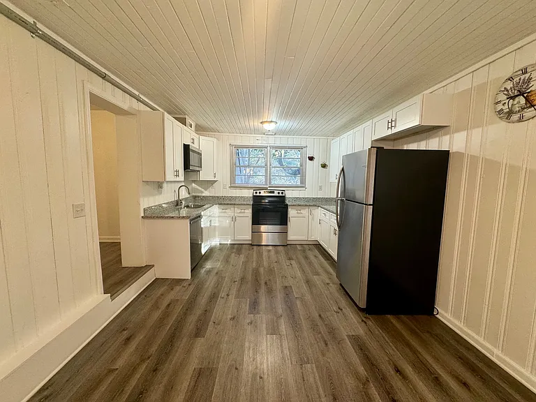 185 Springtree Rd — Photo 8