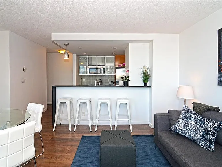33 Smithe St #801 — Photo 7