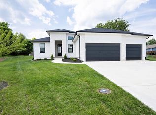 21040 W 225th St, Spring Hill, KS 66083