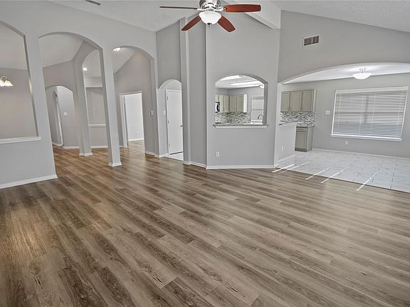 3rd image of 20418 Cherry Haven Circle