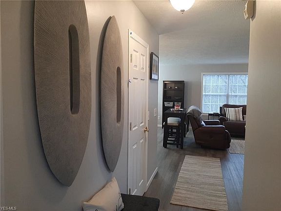 3rd image of 36275 Sandy Knoll Dr