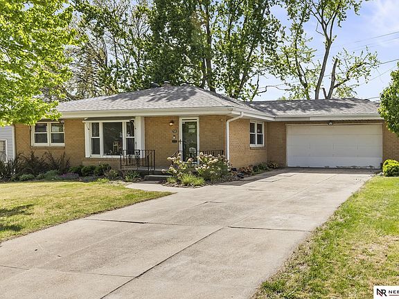 2nd image of 758 N 74th Ave