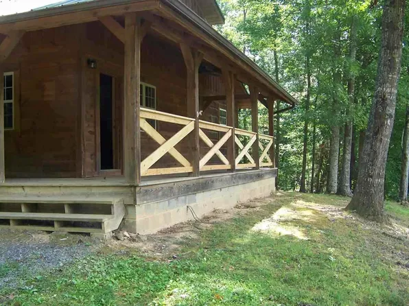 3210 Topper Rd, Hartford, TN 37753