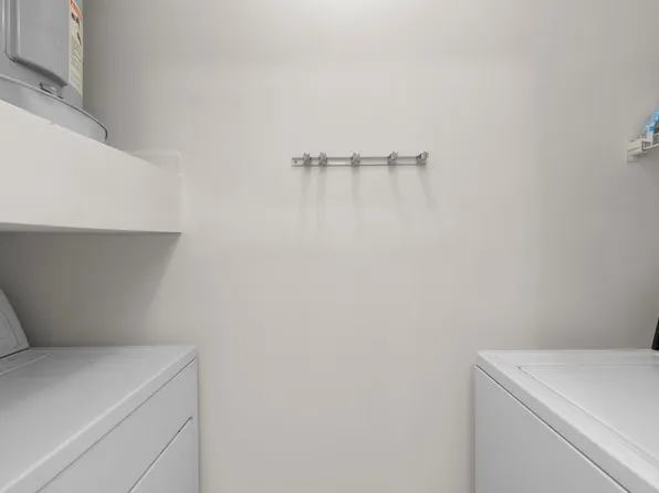 355 Lees Mill Dr, Newport News, VA 23608