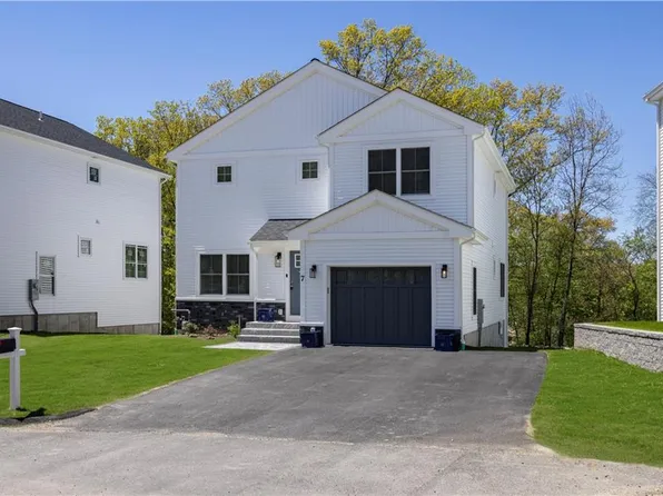 9 Stoneridge Rd, Smithfield, RI 02917