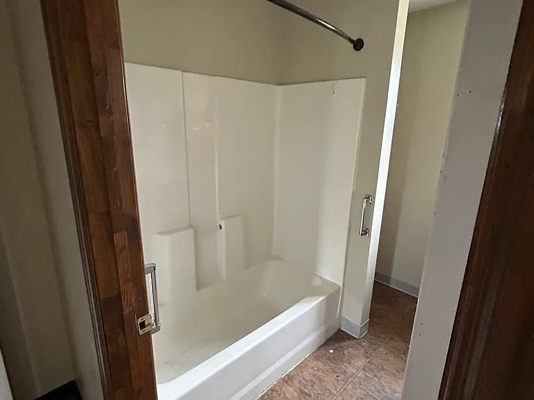 315 W Miller Ave — Photo 3
