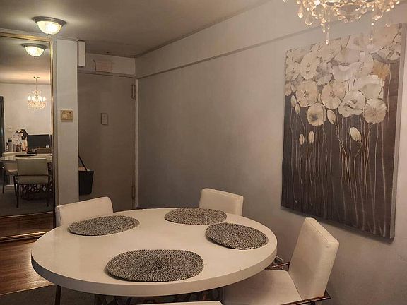5th image of 1200 E 53rd St APT 5N