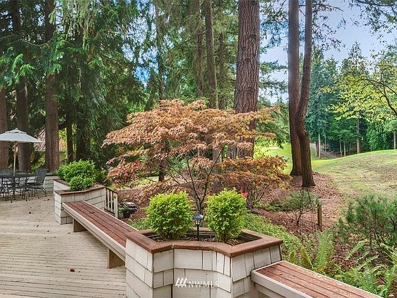 5th image of 3337 Sahalee Way NE