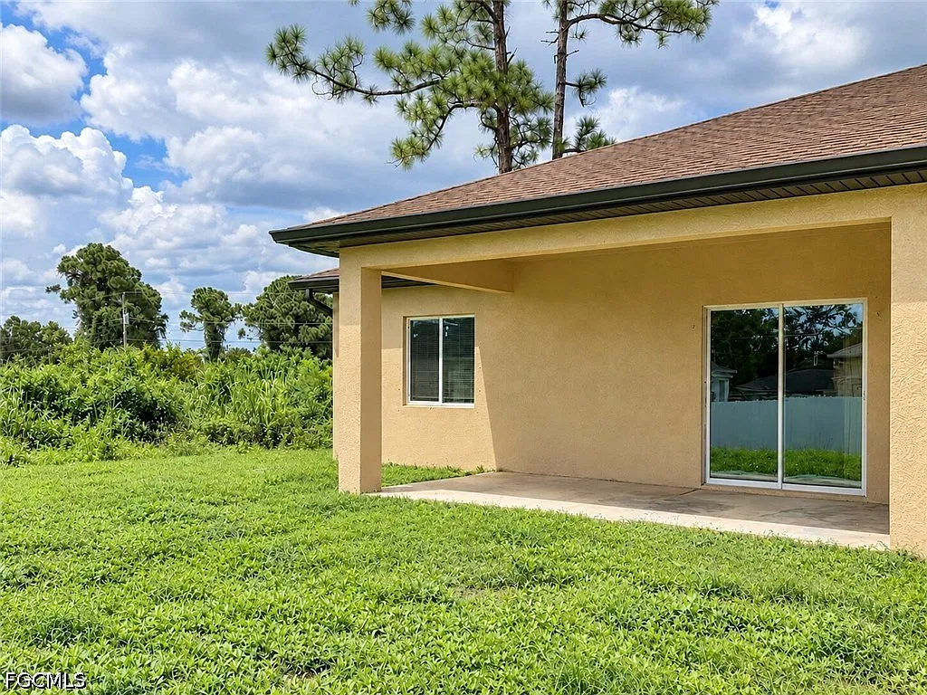 3 bed, 2.0 bath, 1199 sqft, $1,550 — Photo 2