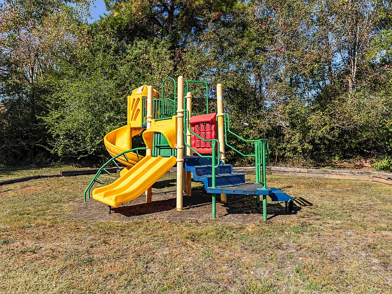 Twin Oaks — Photo 20