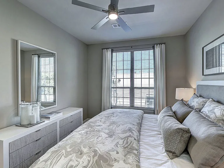 2111 Austin Apartments — Photo 42