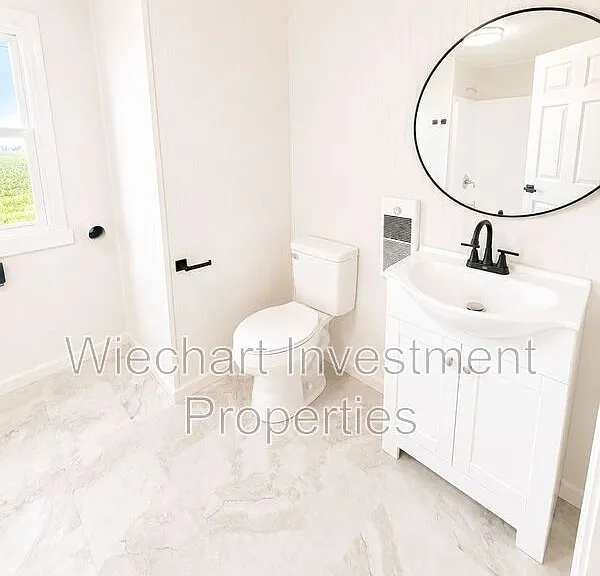 3060 E Main St — Photo 10