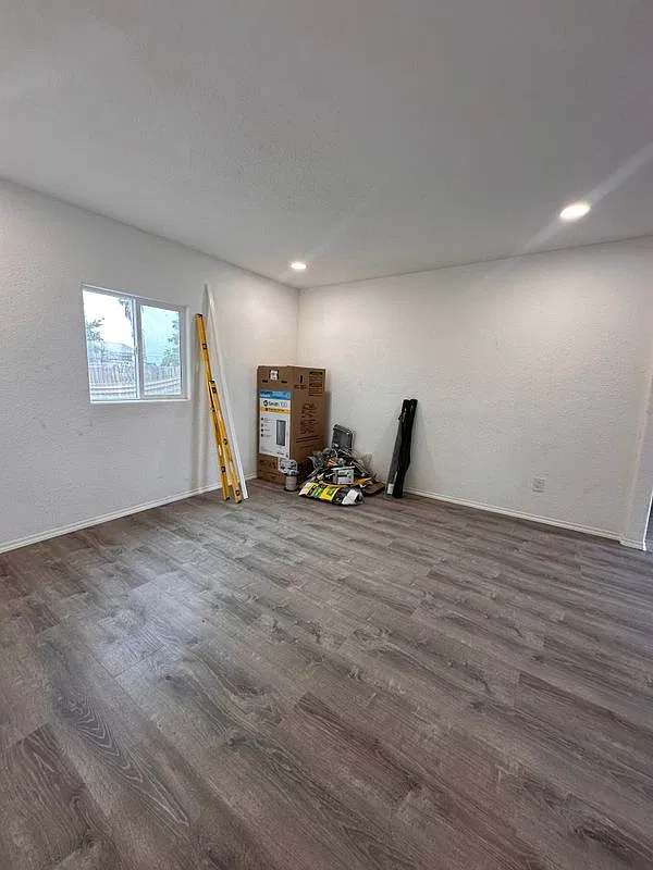 1 bed, 1.0 bath, 560 sqft, $1,350 — Photo 2