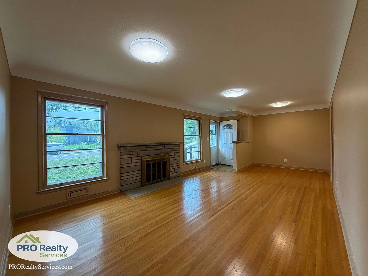 Remodeled 3 Bedroom House in Edina — Photo 2