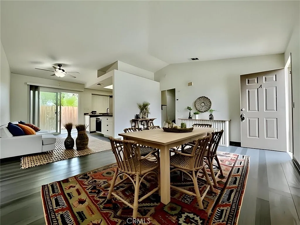 2 bed, 1000 sqft, $2,395 — Photo 4