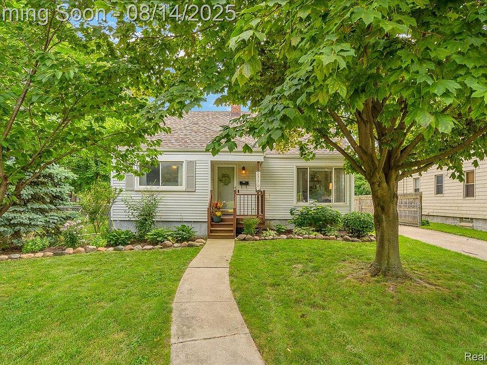1st image of 23570 Rosewood St