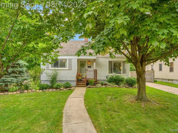 23570 Rosewood St, Oak Park, MI 48237