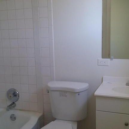 5th image of 5337 W Roanoke Ave