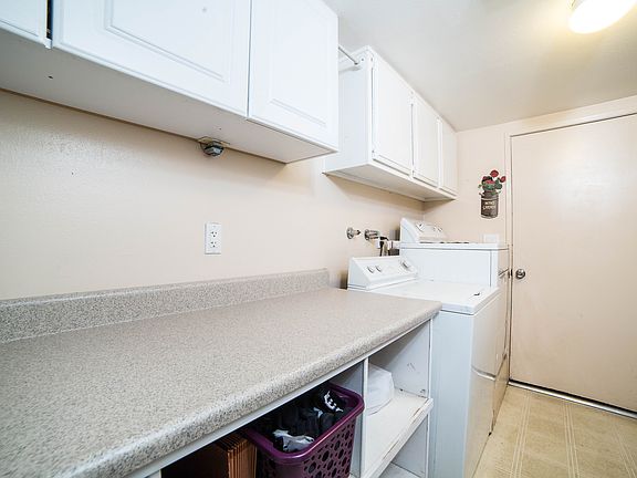 3rd image of 3177 Bear Creek Dr