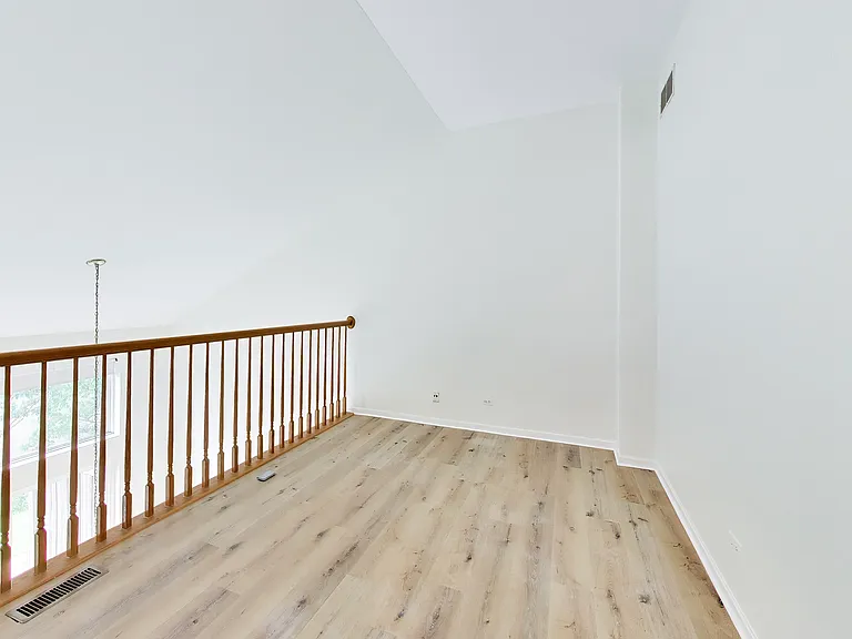 312 E Tall Oaks Ln — Photo 16
