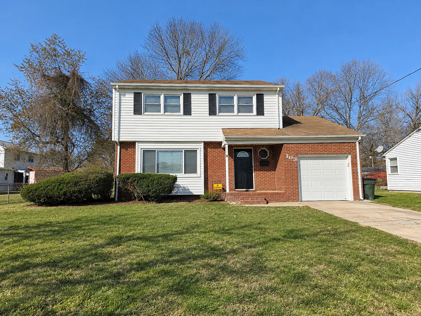 4 bed, 1.5 bath, 1322 sqft, $2,300 — Photo 1
