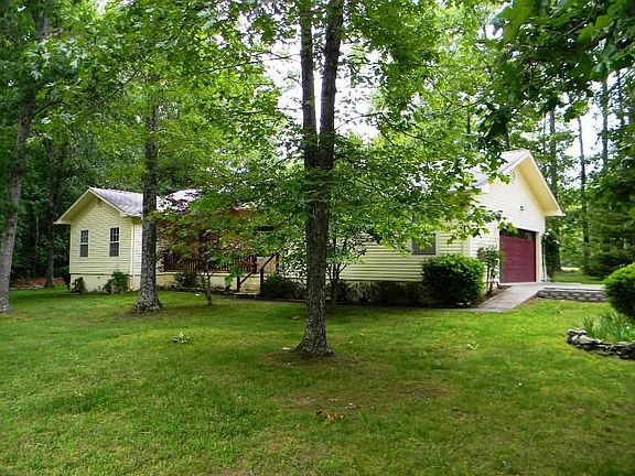 3rd image of 101 Canterbury Dr