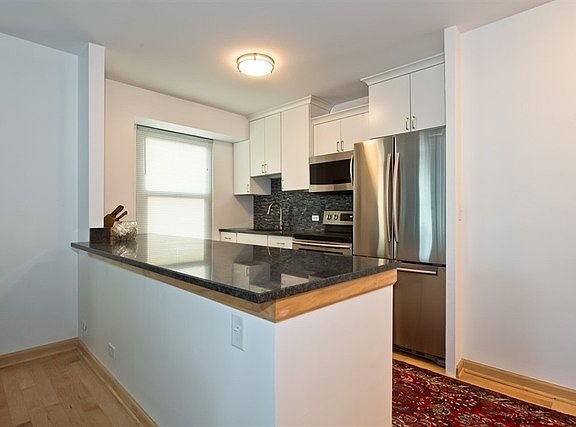 5th image of 3600 N Lake Shore Dr APT 525