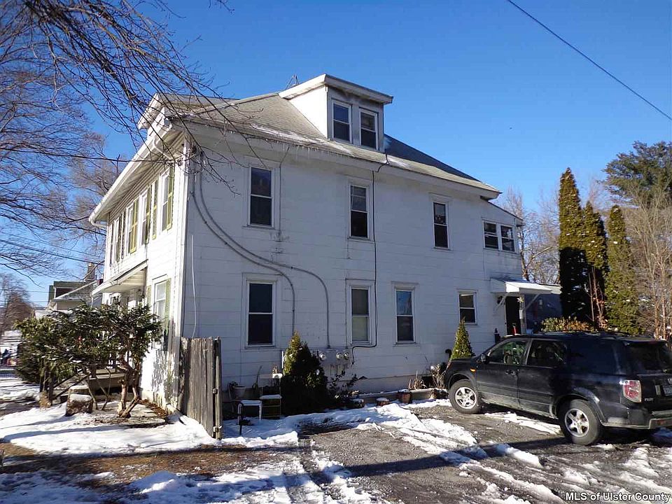 2nd image of 225 Main St