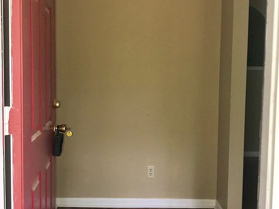 5th image of 255 Browning Dr