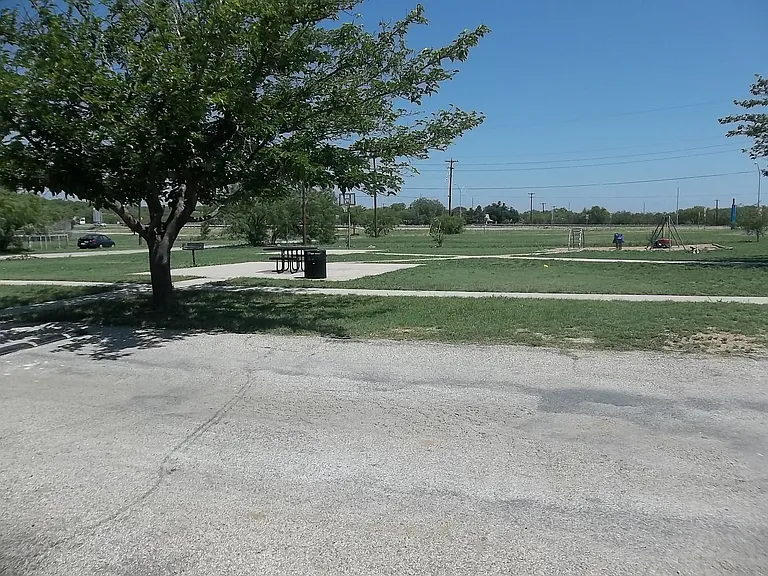 309 Walnut Hill Dr — Photo 3
