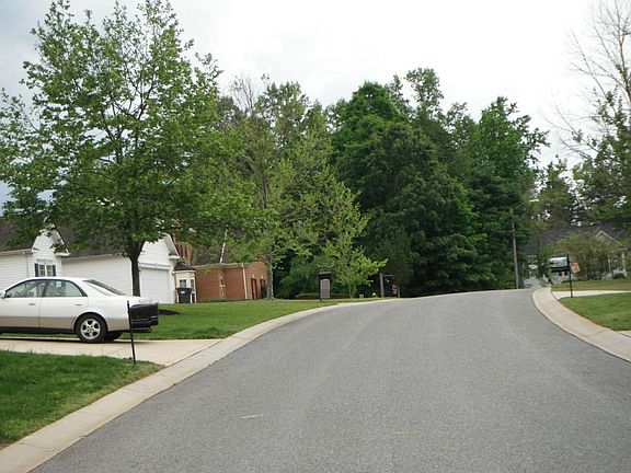 5th image of 723 Georgie St
