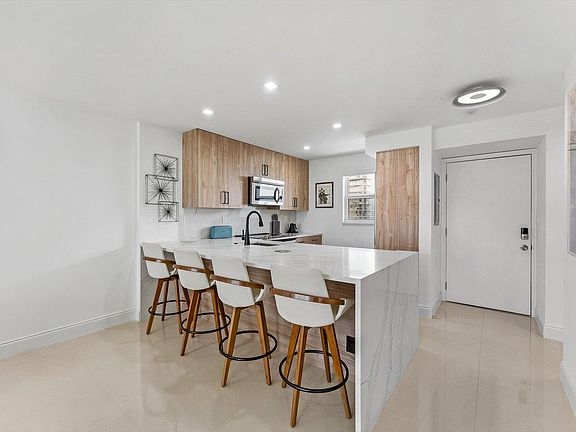 5th image of 1391 S Ocean Blvd APT 906
