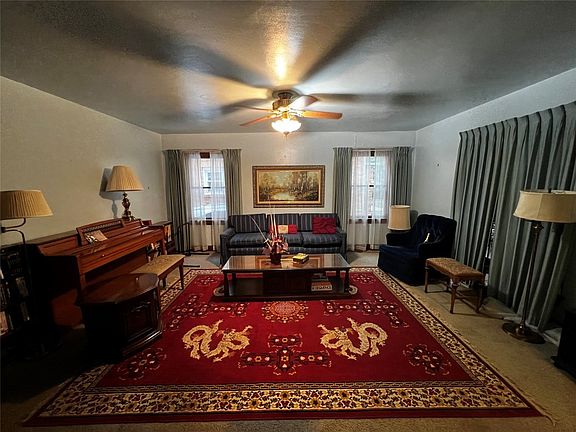 4th image of 613 Beverly Dr