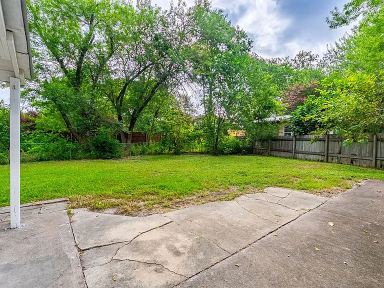 6505 Pevensey Dr — Photo 16