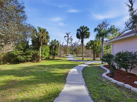 4th image of 19040 NW 88th Avenue Rd