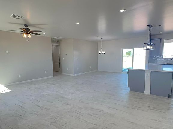 5th image of 38134 W RANCHO Drive