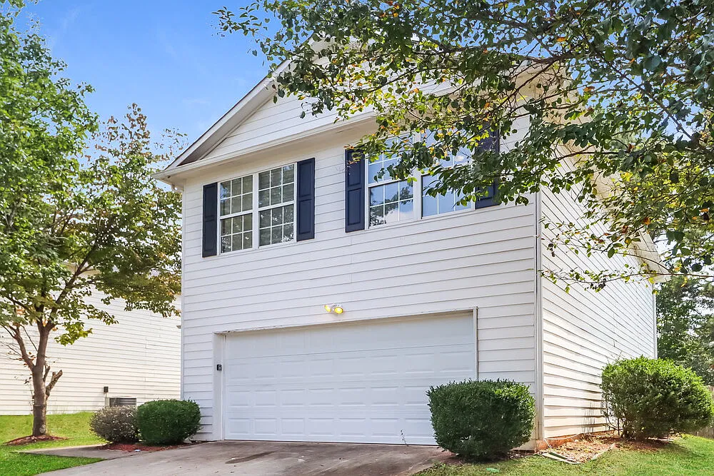 3 bed, 2.5 bath, 1521 sqft, $1,845 — Photo 3