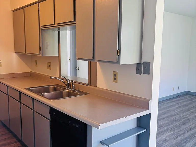 506 W Central Ave #C — Photo 4