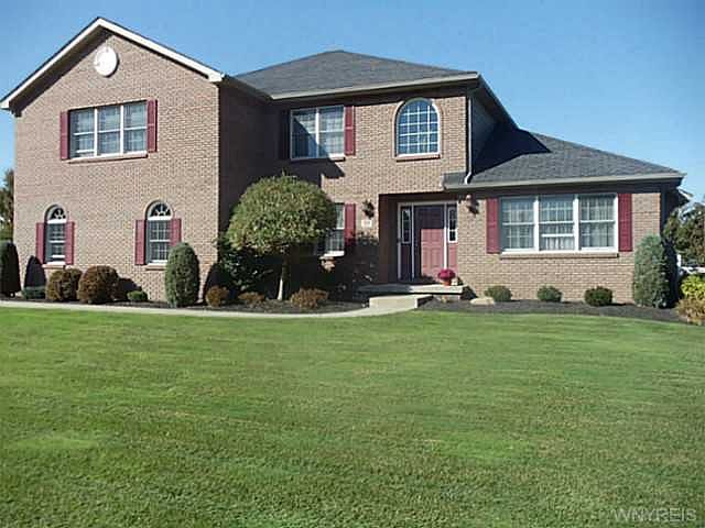 1st image of 39 Rolling Woods Ln