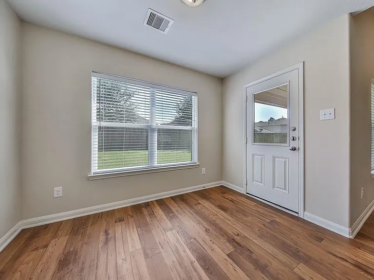 315 Pine Mist Ln — Photo 8