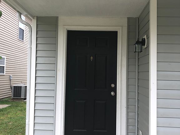 3rd image of 15483 Border Dr