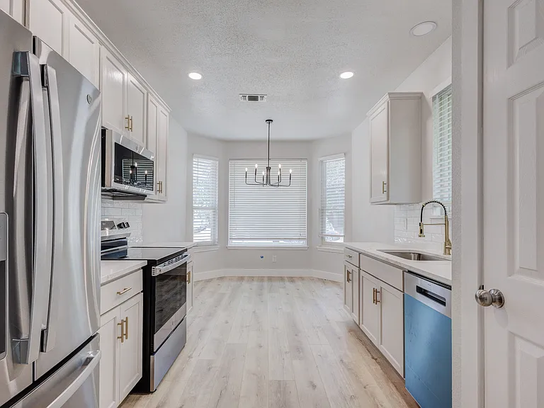 3948 Overlake Dr — Photo 6