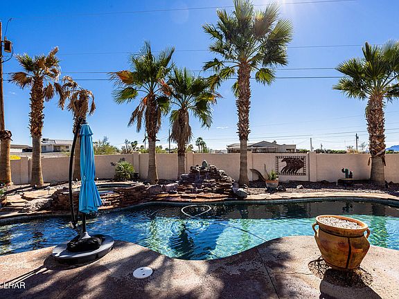 2nd image of 3904 Chemehuevi Blvd