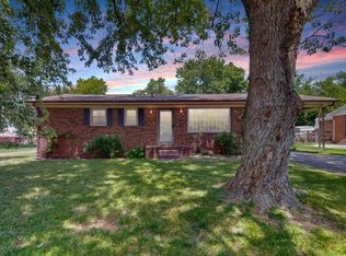 620 Holiday Park Dr, Hopkinsville, KY 42240