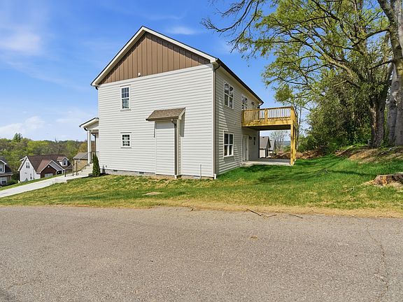 5th image of 2401 Grover St