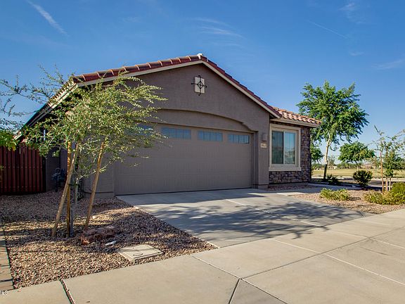 3rd image of 3813 E Desert Broom Dr