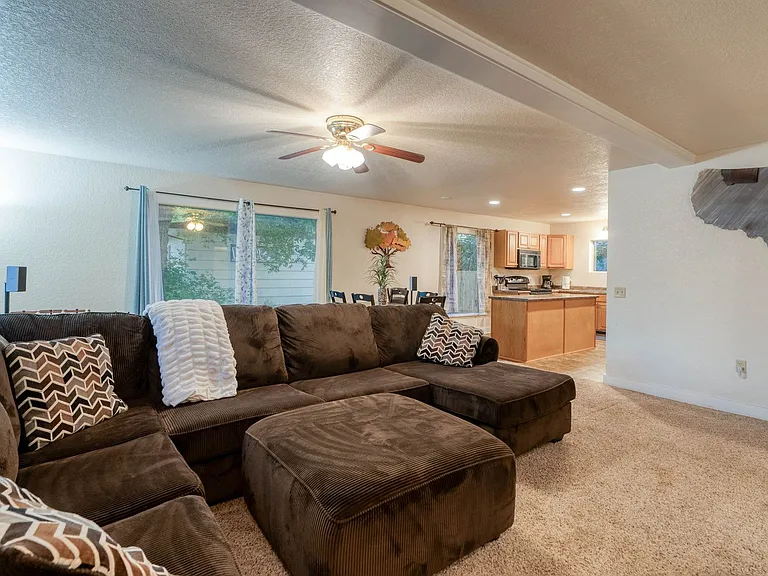430 S Meridian Rd — Photo 5
