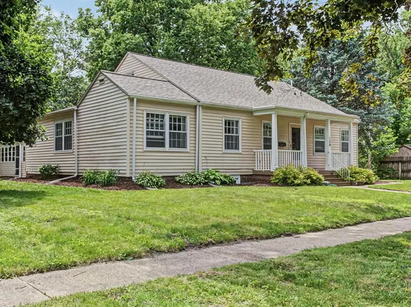 120 E 7th St, Ames, IA 50010