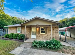 2004 Throckmorton St, Gainesville, TX 76240